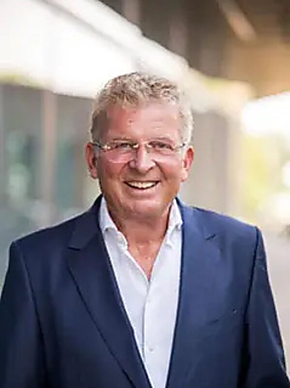 Eric Kratzer, Unternehmensberater